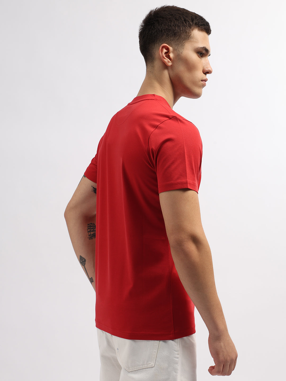 Iconic Men Red Solid Round Neck Short Sleeves T-Shirt