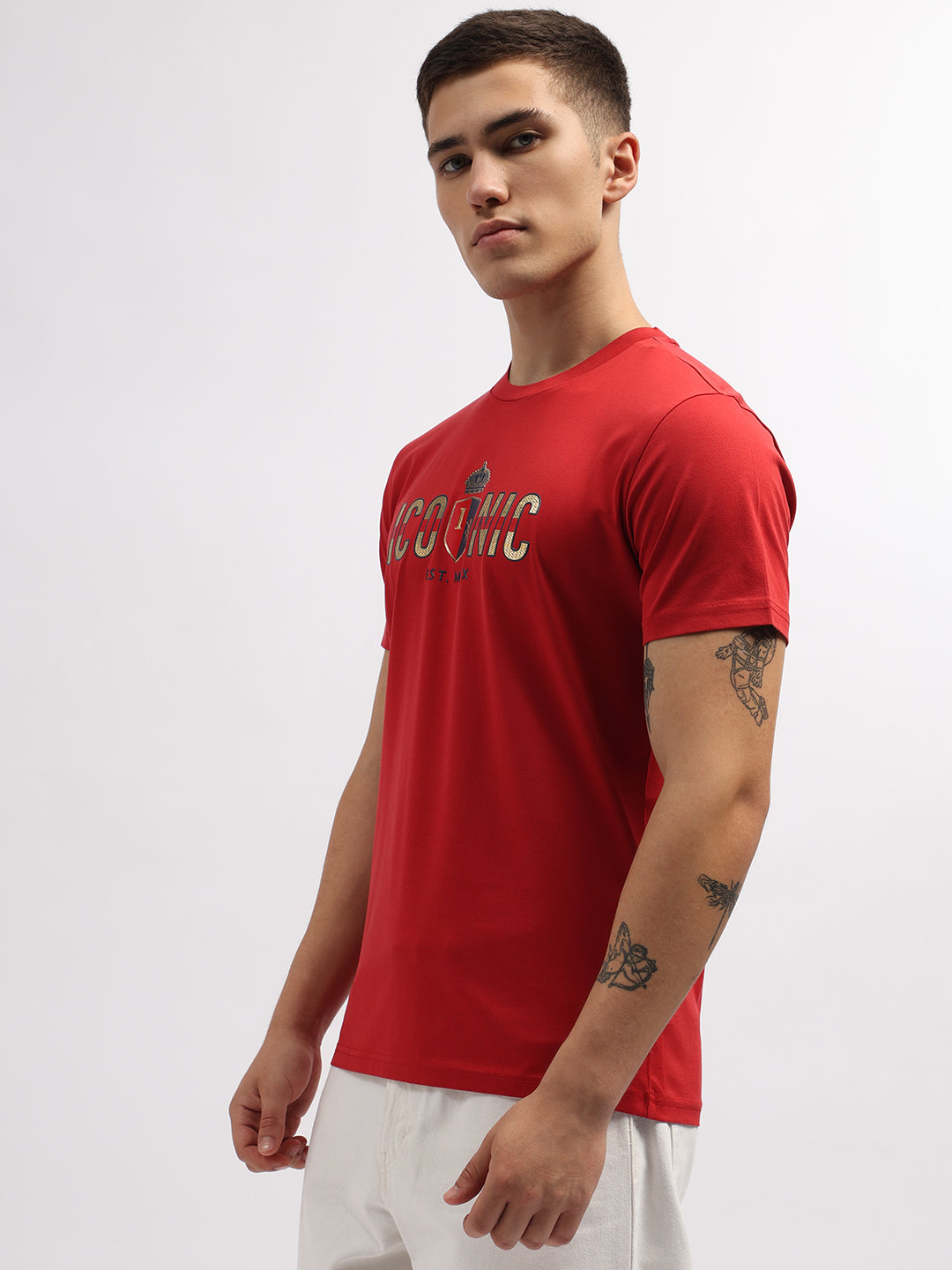 Iconic Men Red Solid Round Neck Short Sleeves T-Shirt