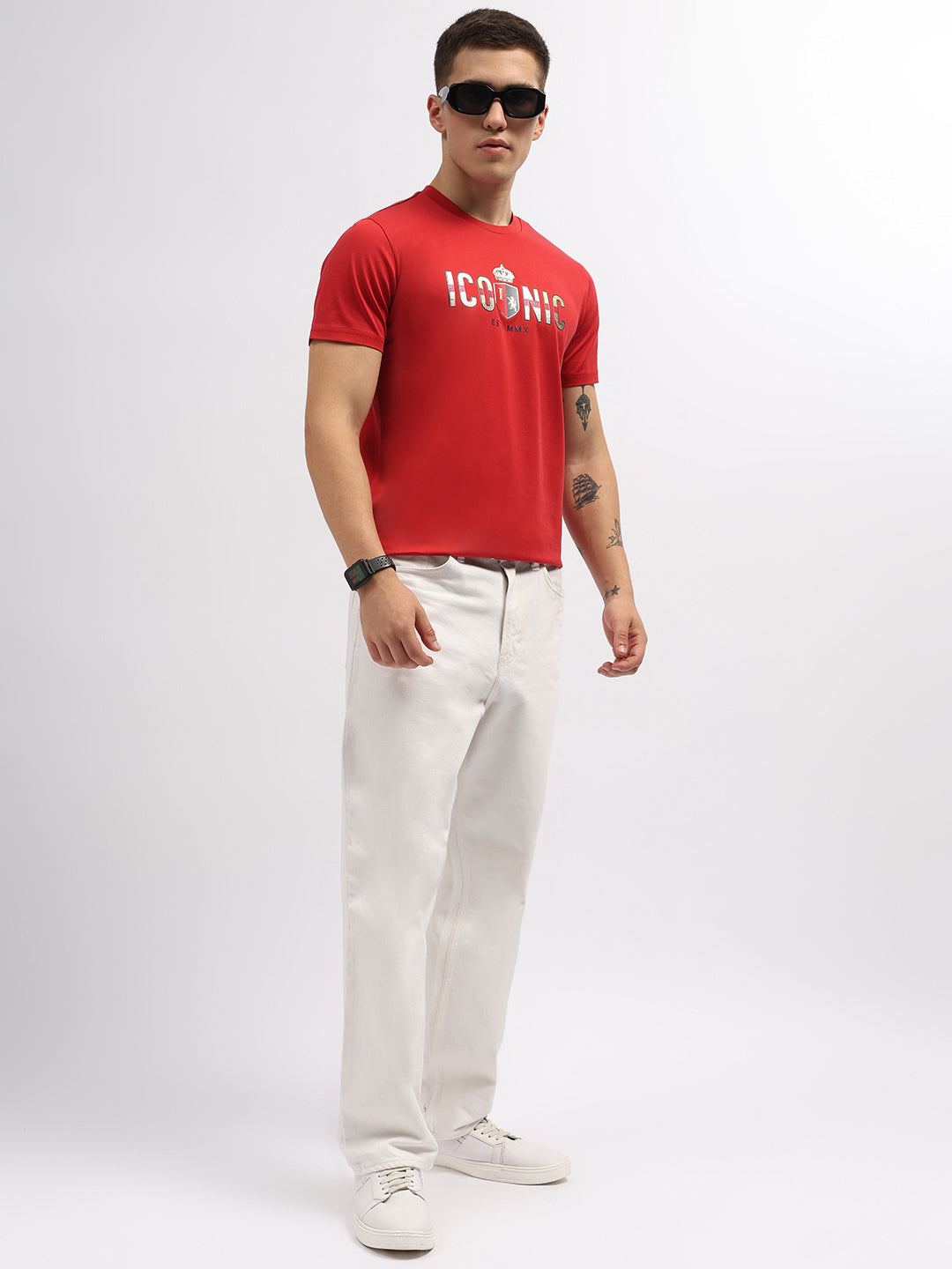 Iconic Men Red Solid Round Neck Short Sleeves T-Shirt