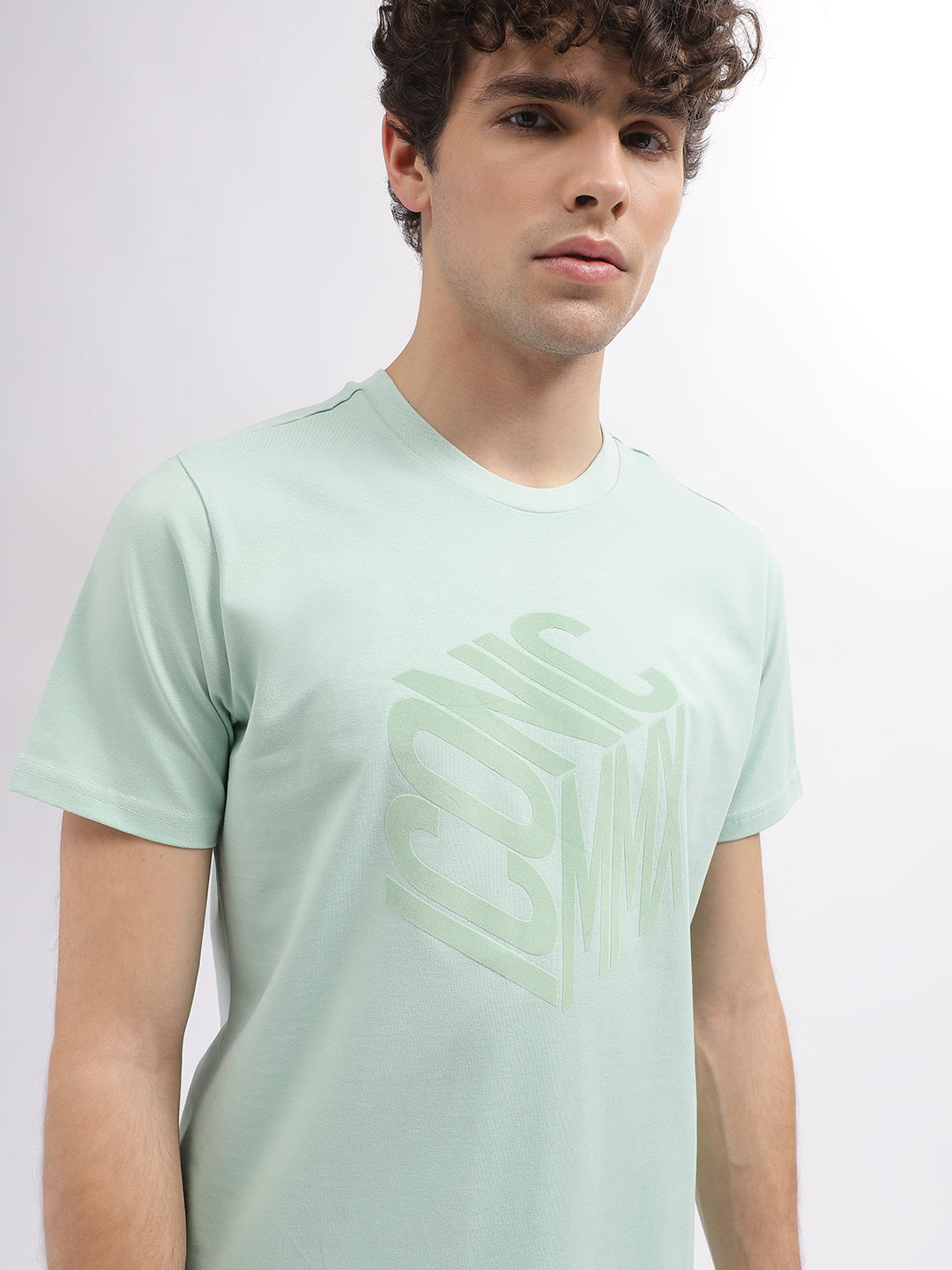 Iconic Men Green Solid Round Neck Short Sleeves T-Shirt