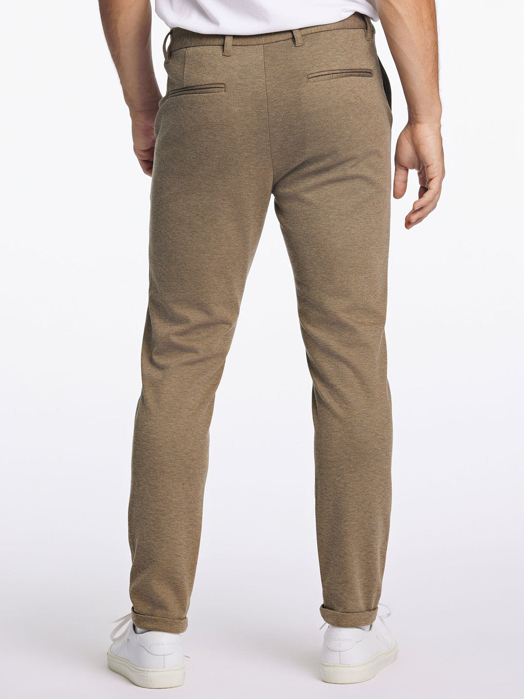 Lindbergh Men Beige Solid Mid-Rise Slim Fit Regular Trouser