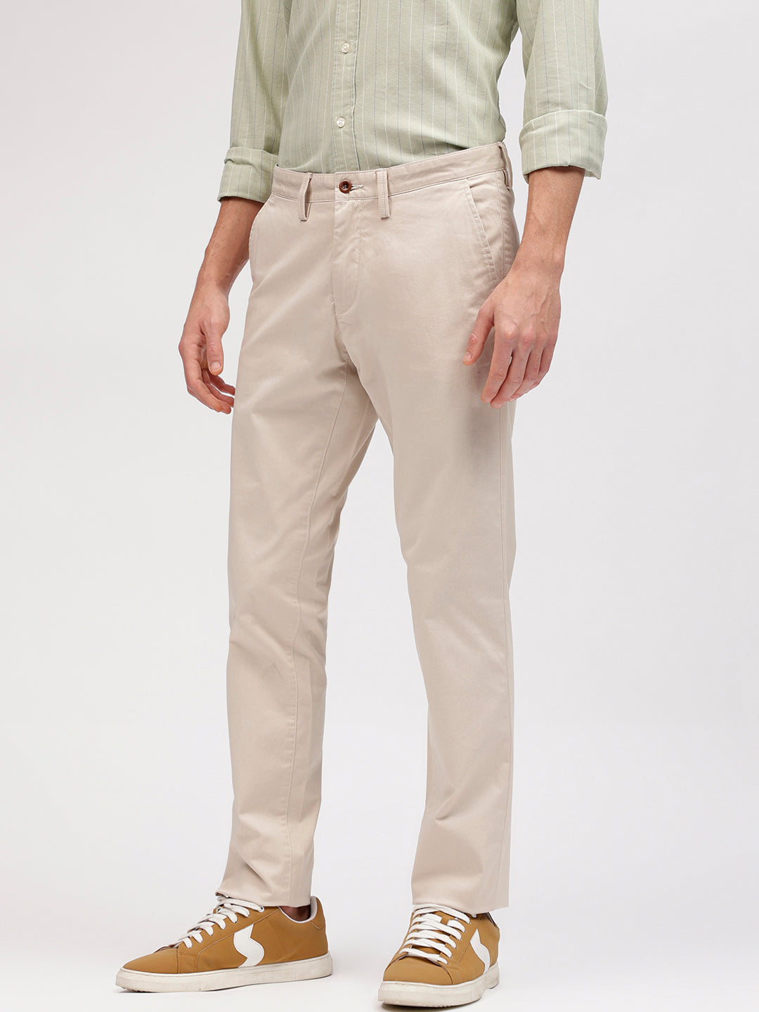 Gant Men Beige Solid Flat Front Slim Fit Mid-Rise Trouser