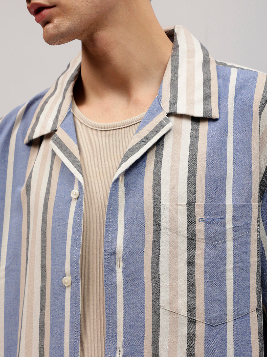 Gant Men Blue Striped Resort Collar Short Sleeves Shirt