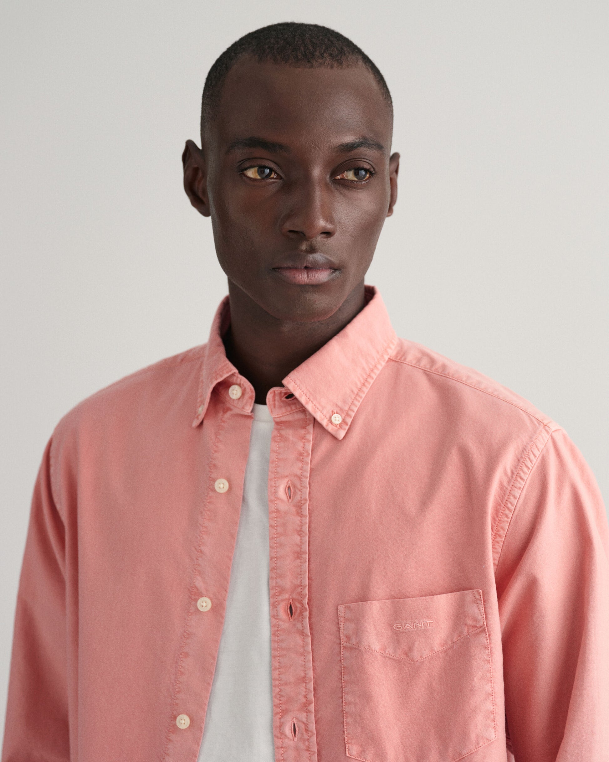 Gant Men Pink Solid Button Down Full Sleeves Shirt