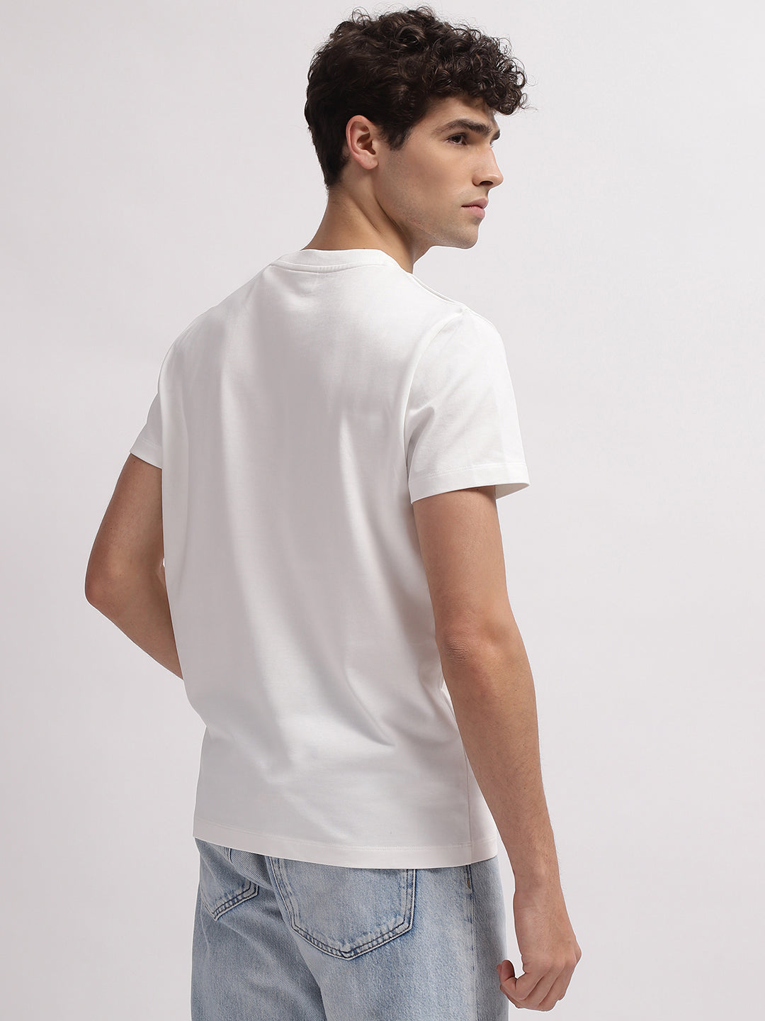 Gant Men Off White Solid Round Neck Short Sleeves T-Shirt