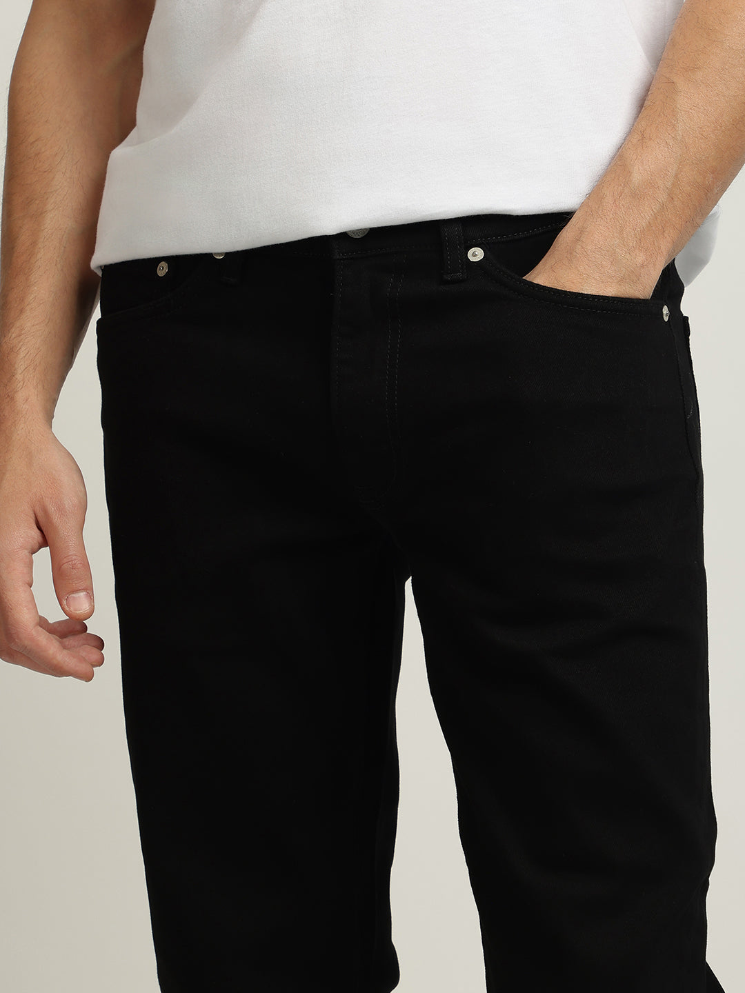 Gant Men Black Solid Slim Fit Mid-Rise Jeans