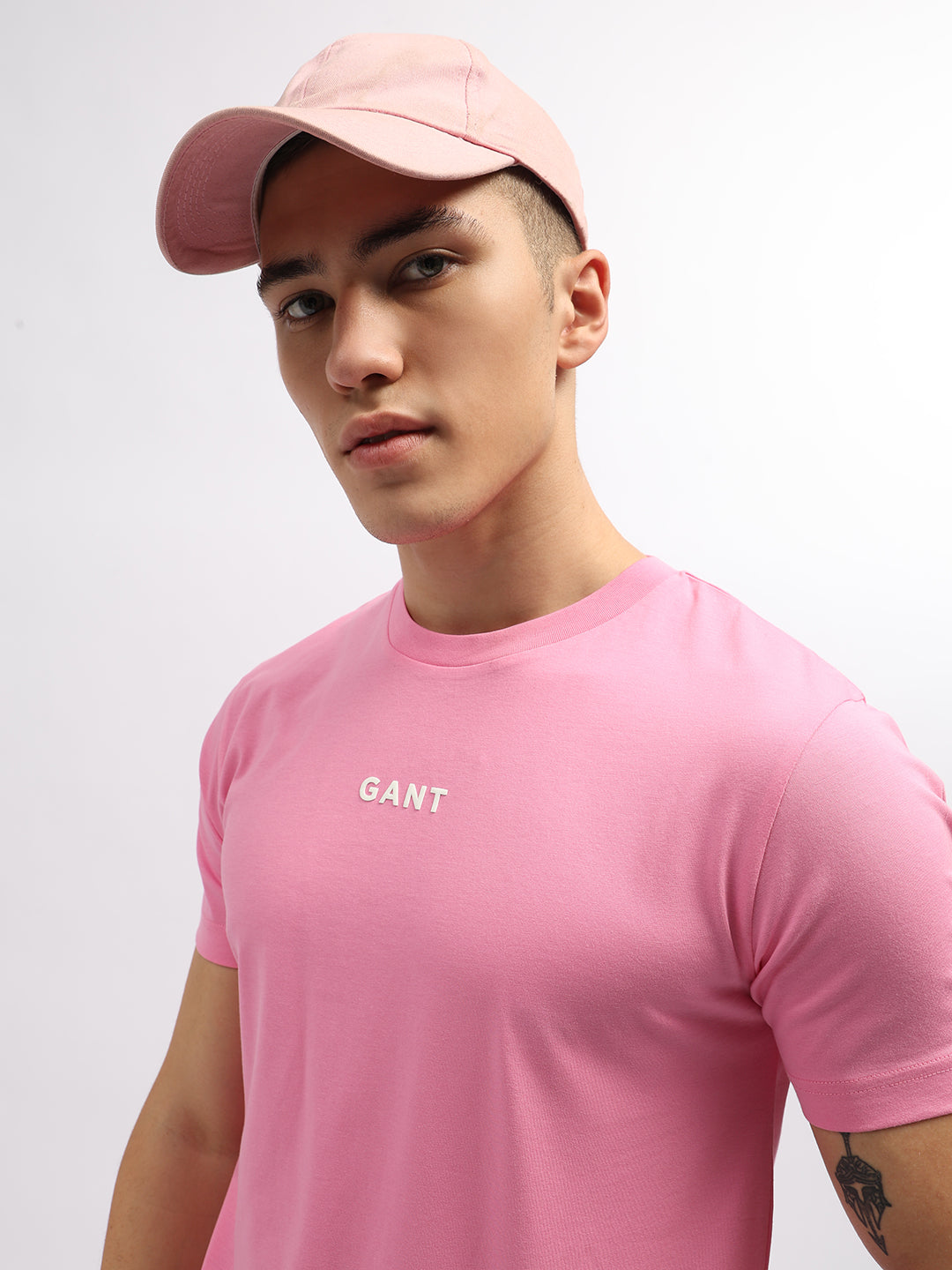 Gant Men Pink Solid Round Neck Short Sleeves T-Shirt