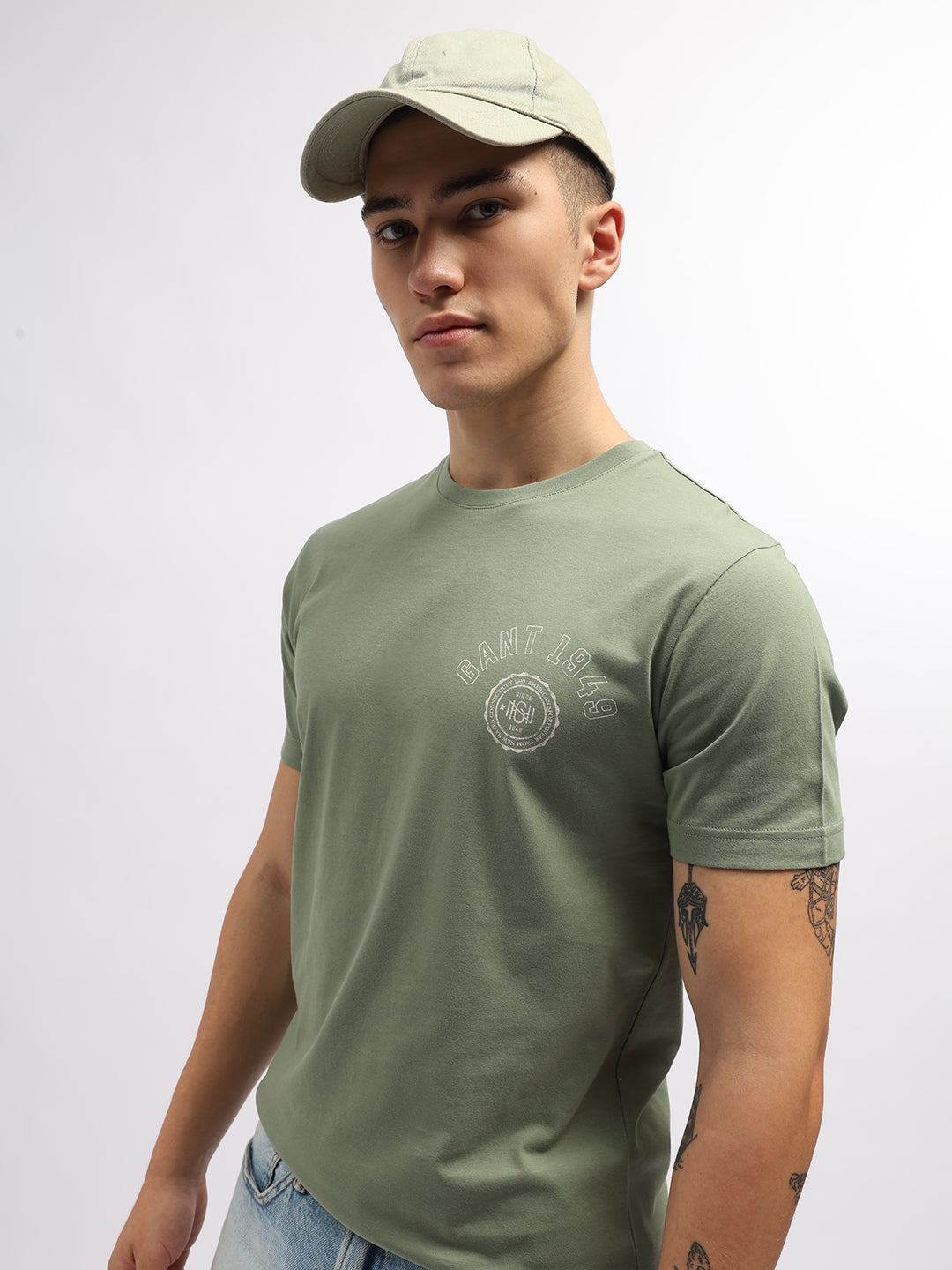 Gant Men Green Solid Round Neck Short Sleeves T-Shirt