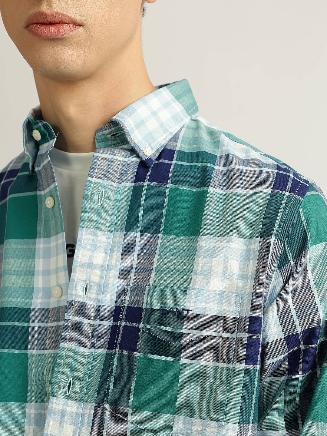 Gant Men Green Checked Buttoned Down Collar Full Sleeves Shirt