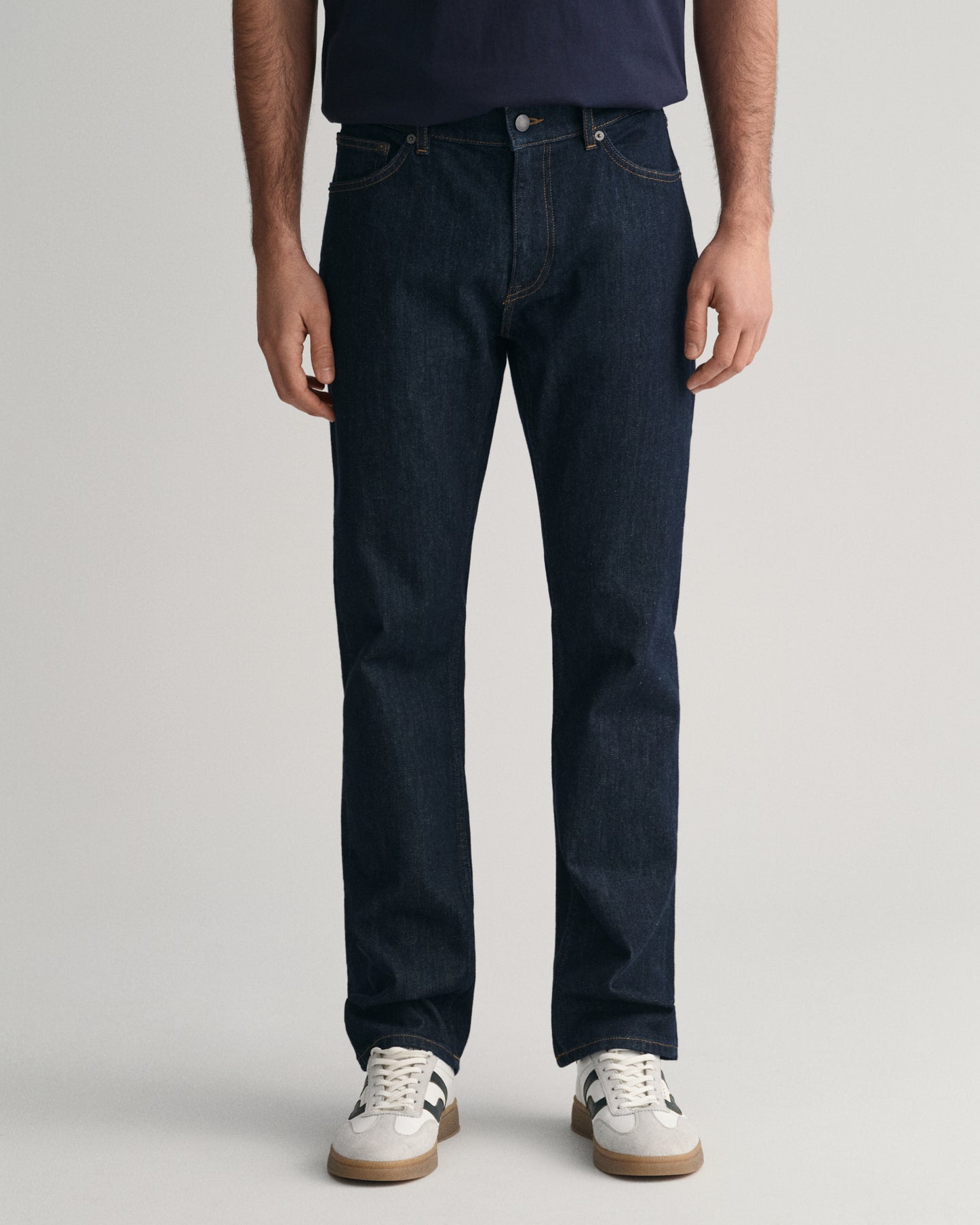 Gant Men Blue Solid Mid-Rise Regular Fit Jeans