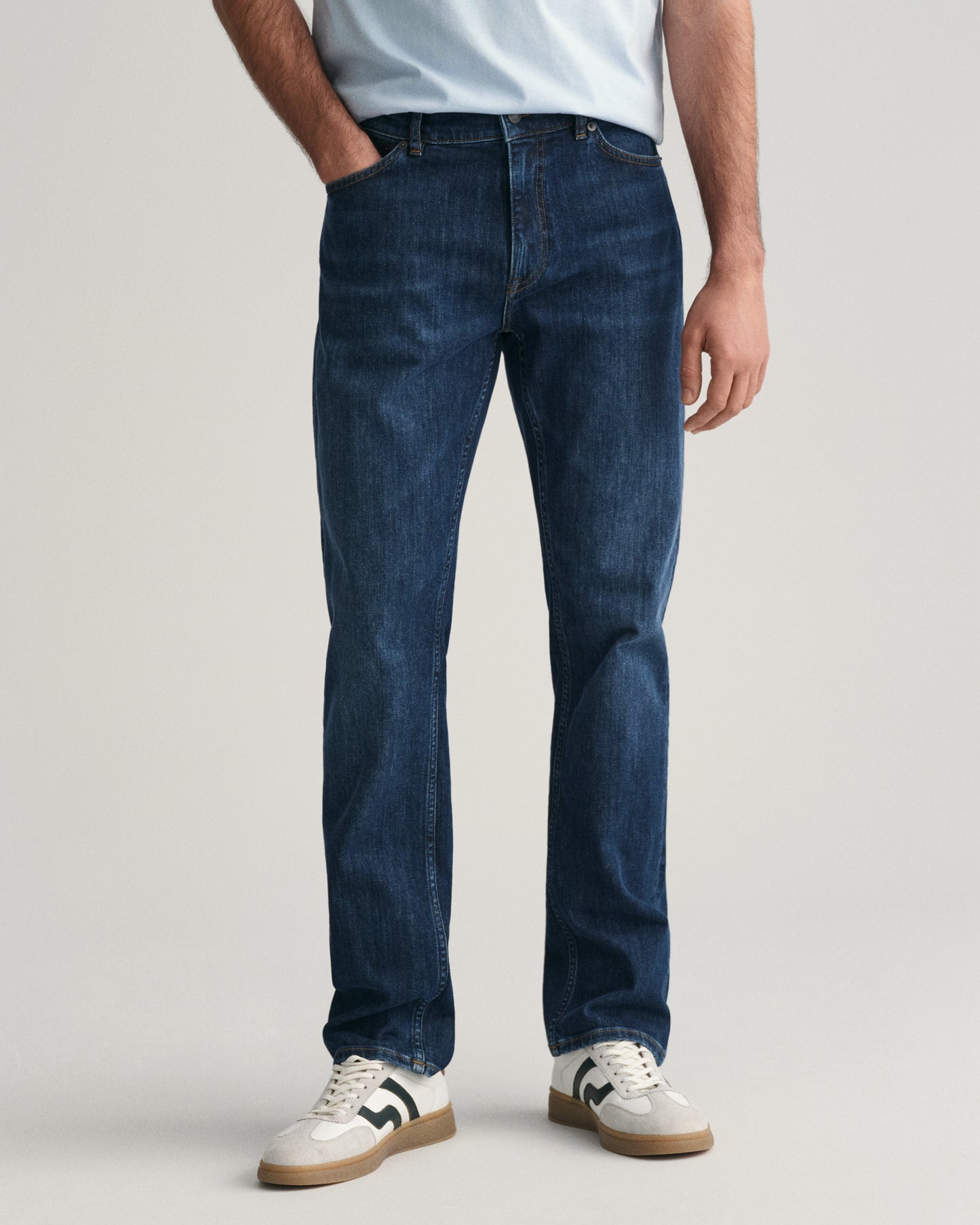 Gant Men Blue Washed Mid-Rise Regular Fit Jeans