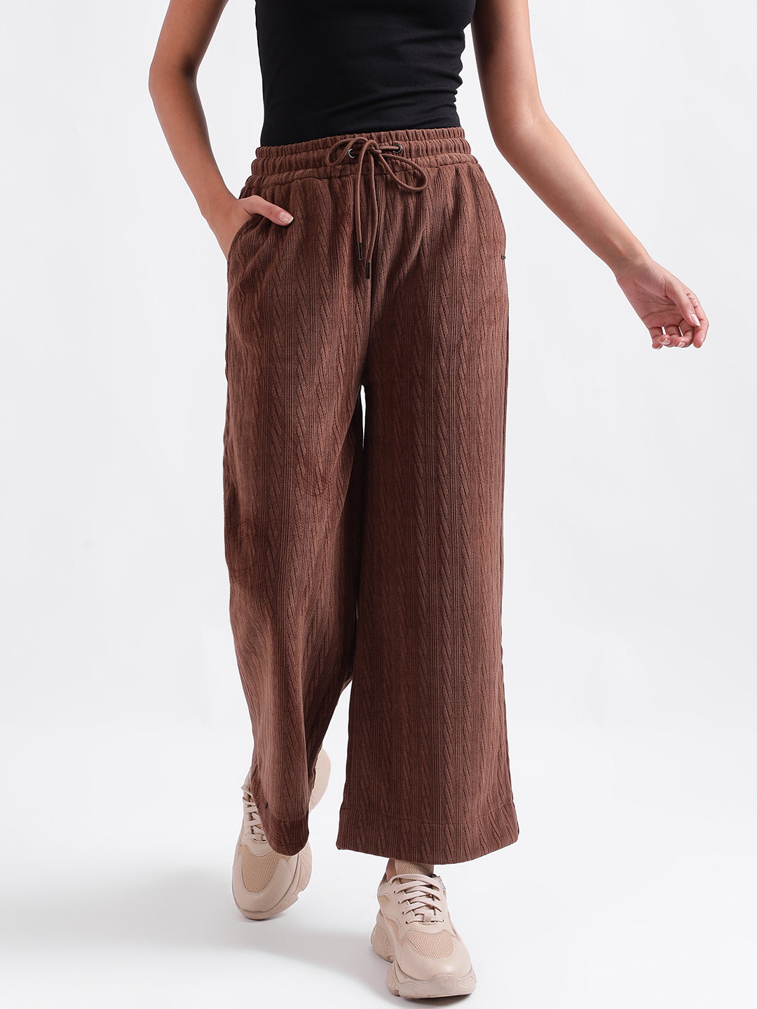 Elle Women Brown Solid Relaxed Fit Sweatpant