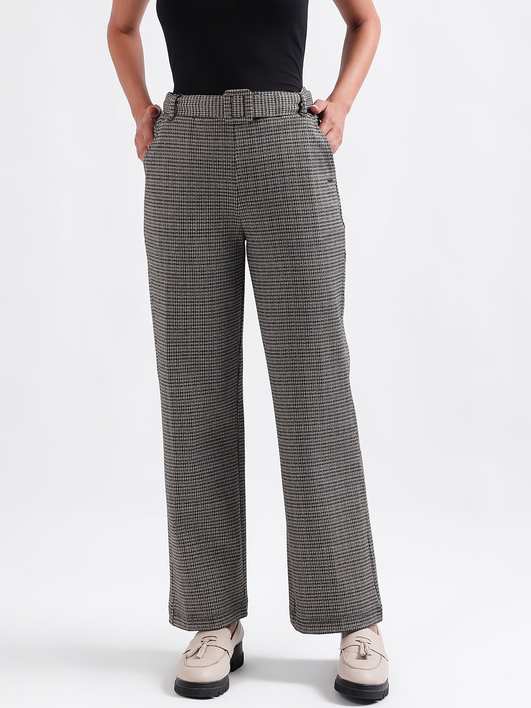 Elle Women Black Checked Fit and Flare Trouser