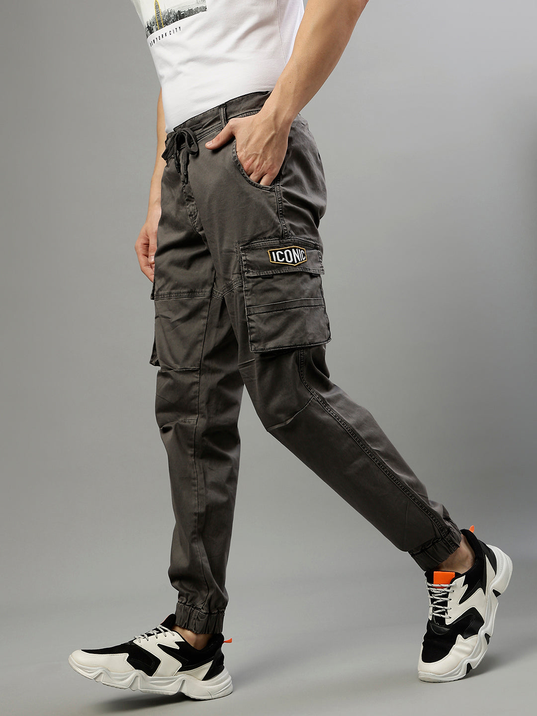 Iconic Men Solid Regular Fit Trouser