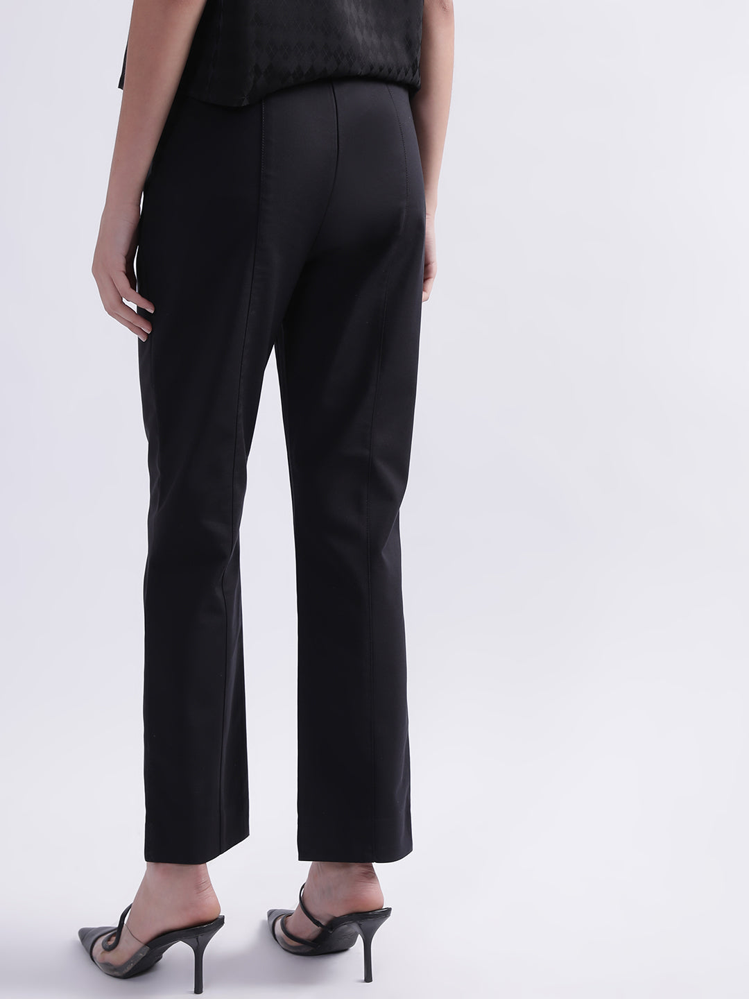 Gant Women Slim Fit Mid-Rise Cotton Trousers