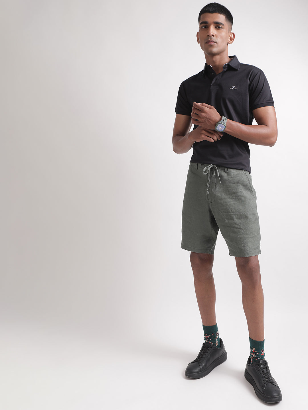 Gant Men Mid-Rise Loose Fit Linen Shorts