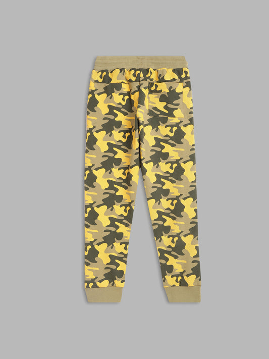 Blue Giraffe Boys Olive Printed Regular Fit Sweatpant