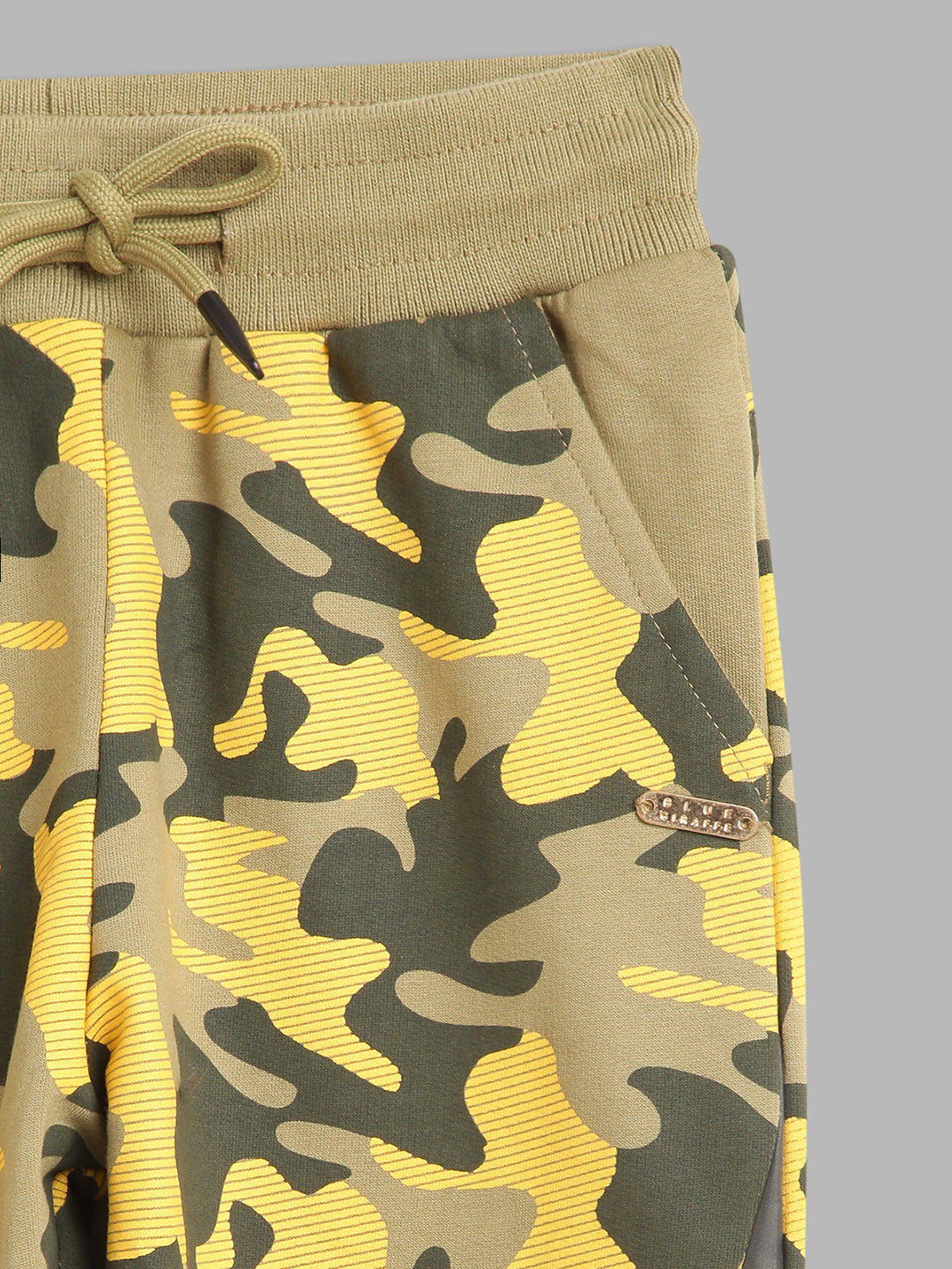 Blue Giraffe Boys Olive Printed Regular Fit Sweatpant