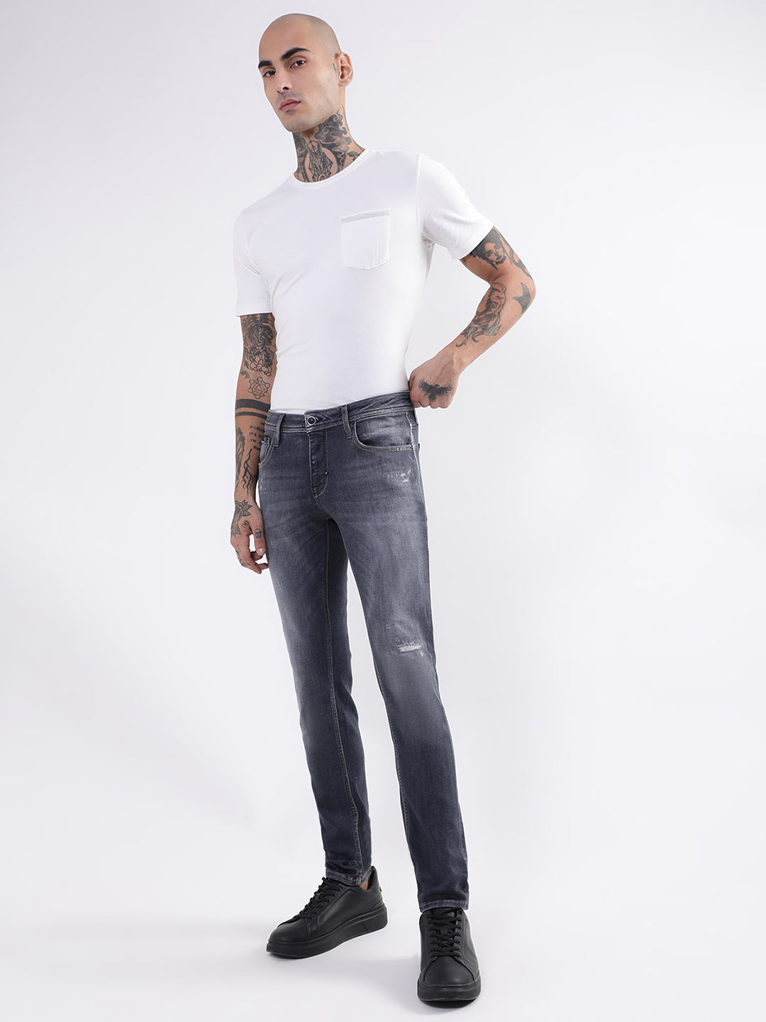 Antony Morato Men Grey Tapered Fit Slash Knee Light Fade Stretchable Cotton Jeans