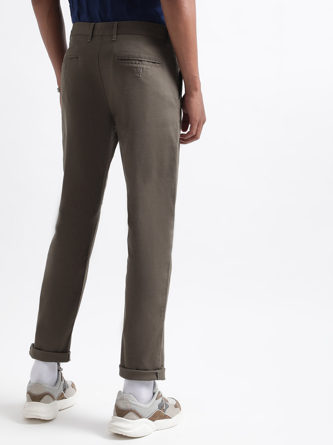 Iconic Men Olive Solid Regular Fit Trouser