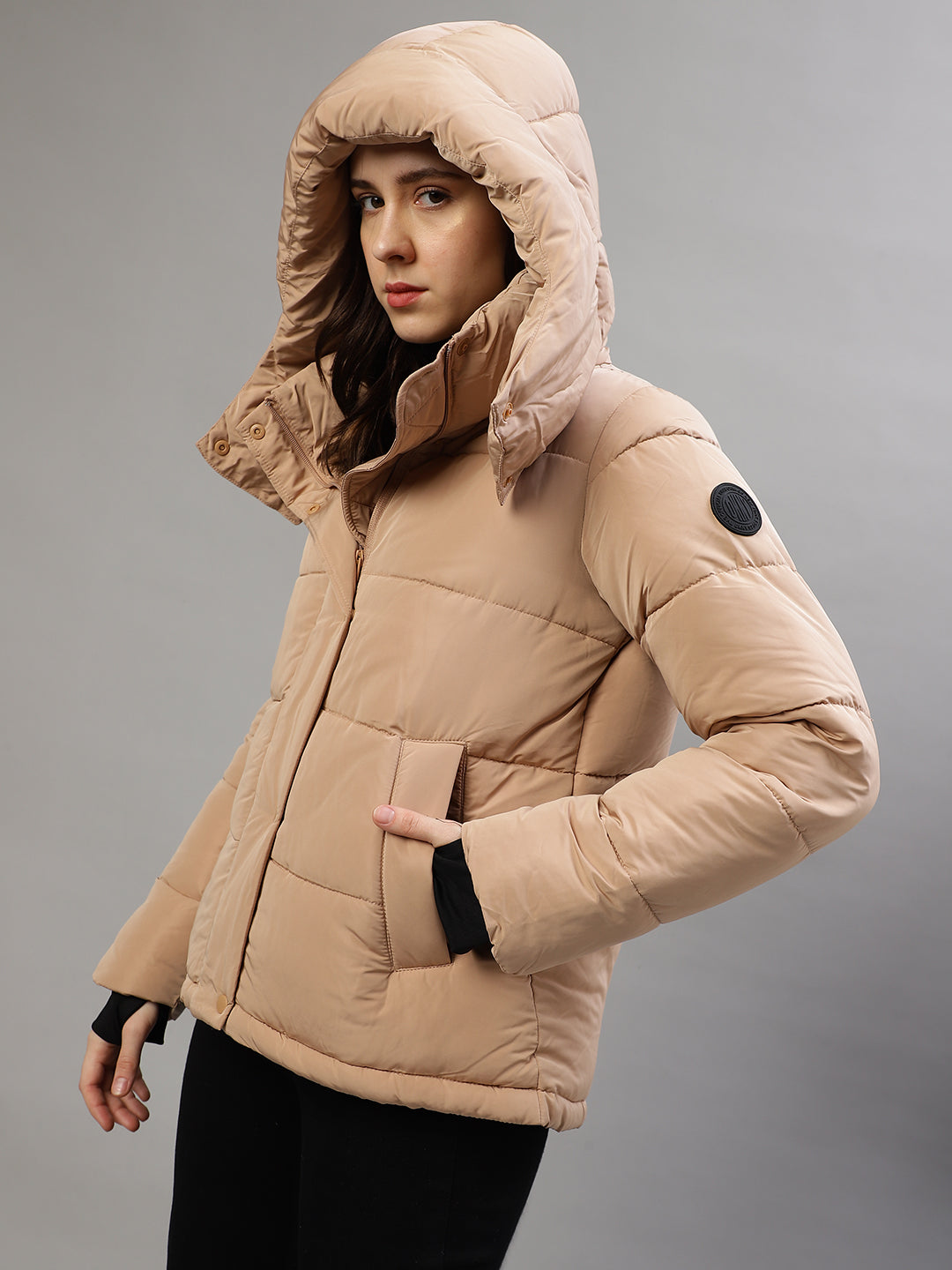 Dkny Women Solid Hooded Full Sleeves Puffer Jacket