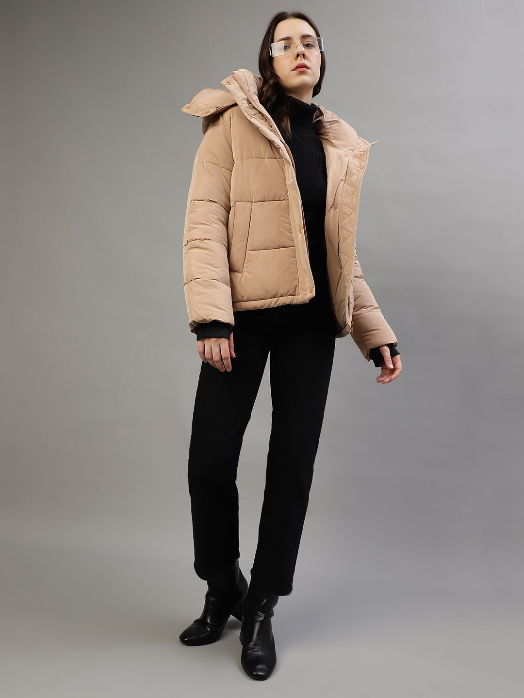 Dkny Women Solid Hooded Full Sleeves Puffer Jacket