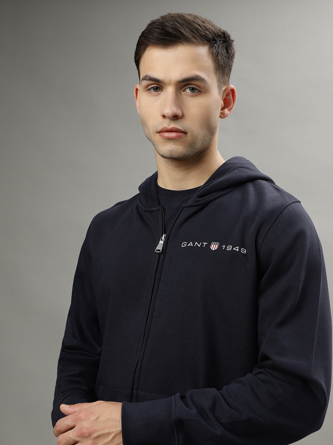 Gant Men Navy Blue Solid Hooded Long Sleeves Sweatshirt