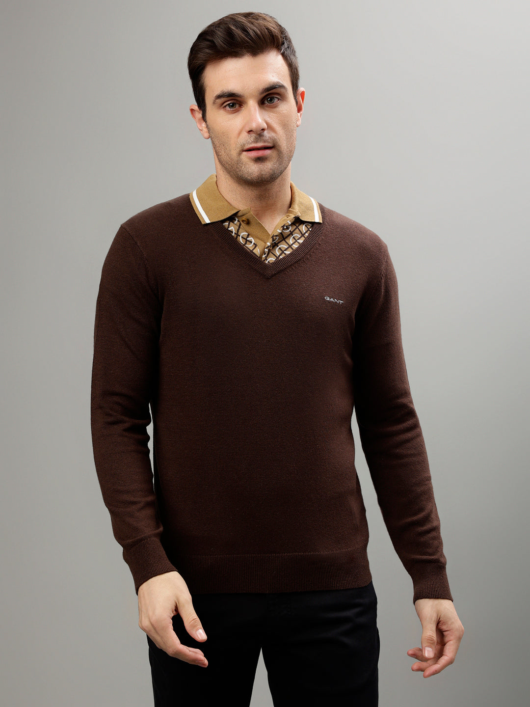 Gant Men Solid V Neck Long Sleeves Sweater