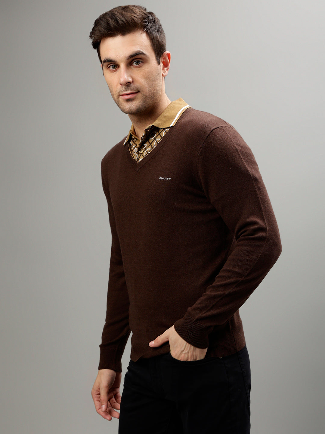 Gant Men Solid V Neck Long Sleeves Sweater