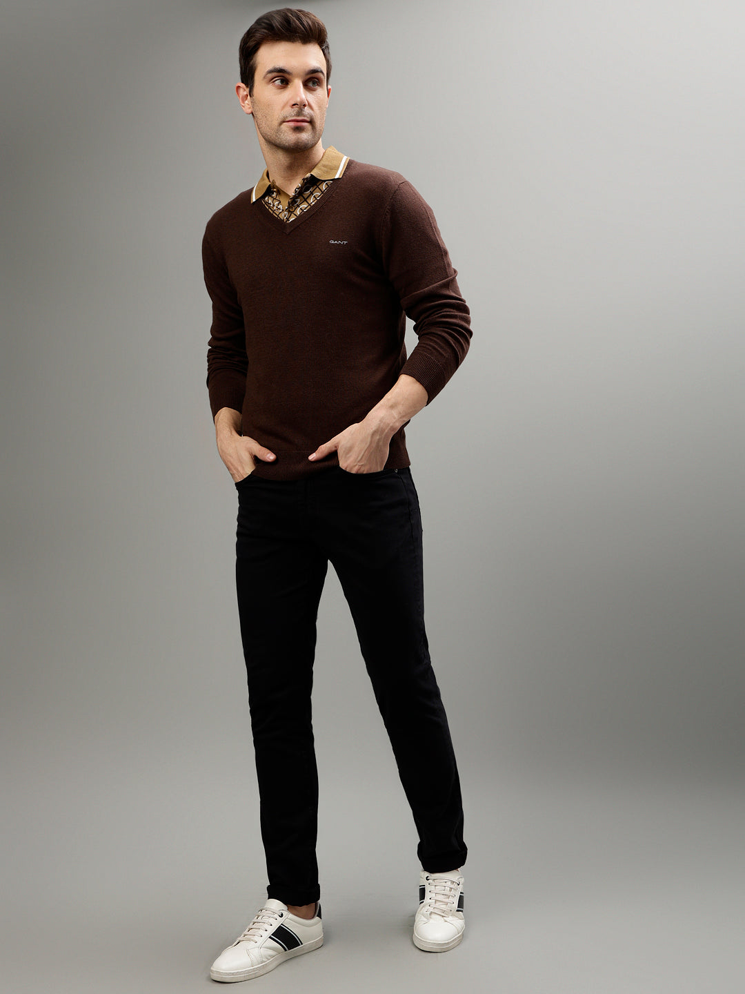 Gant Men Solid V Neck Long Sleeves Sweater