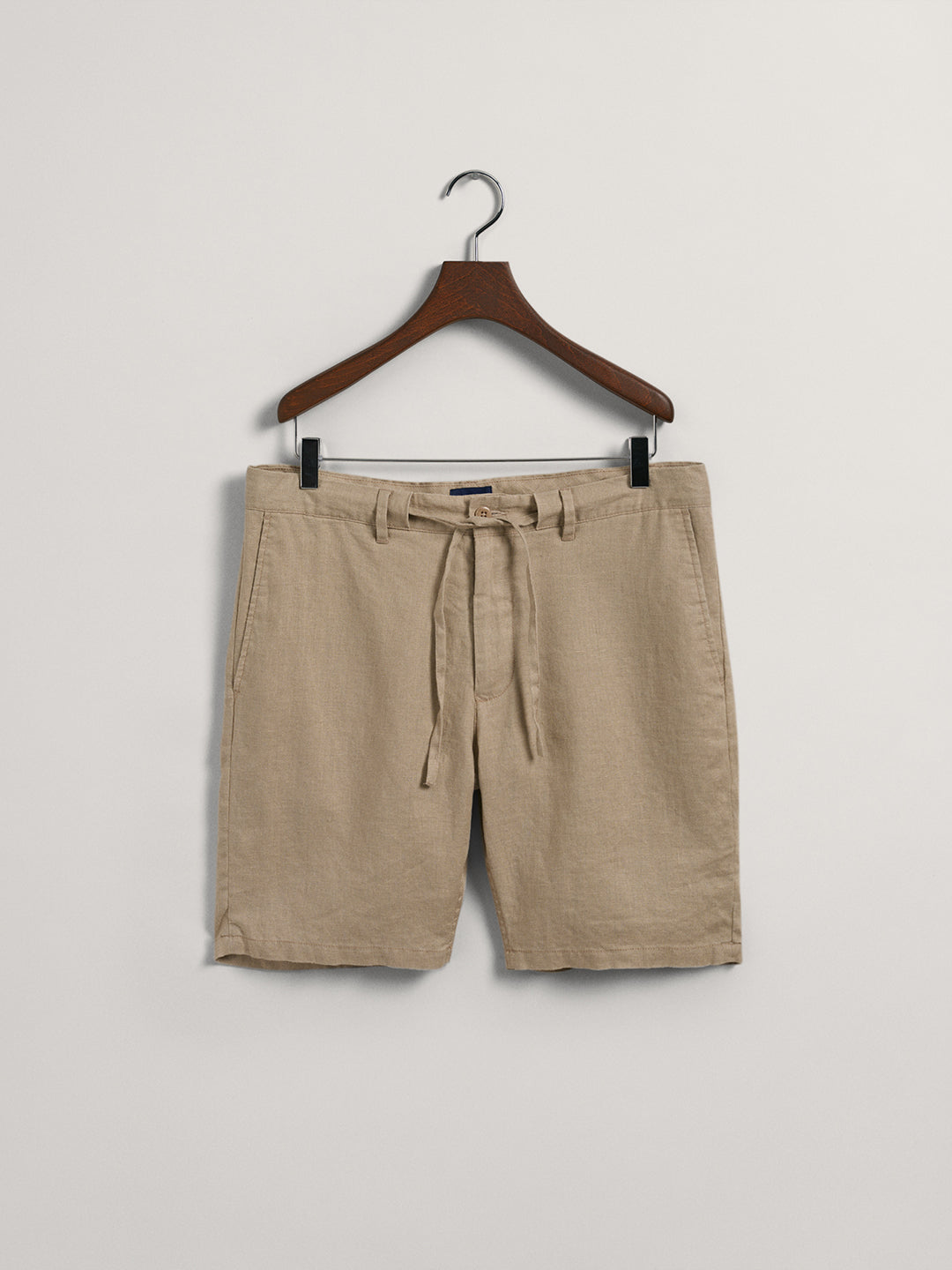 Gant Men Mid-Rise Loose Fit Linen Shorts