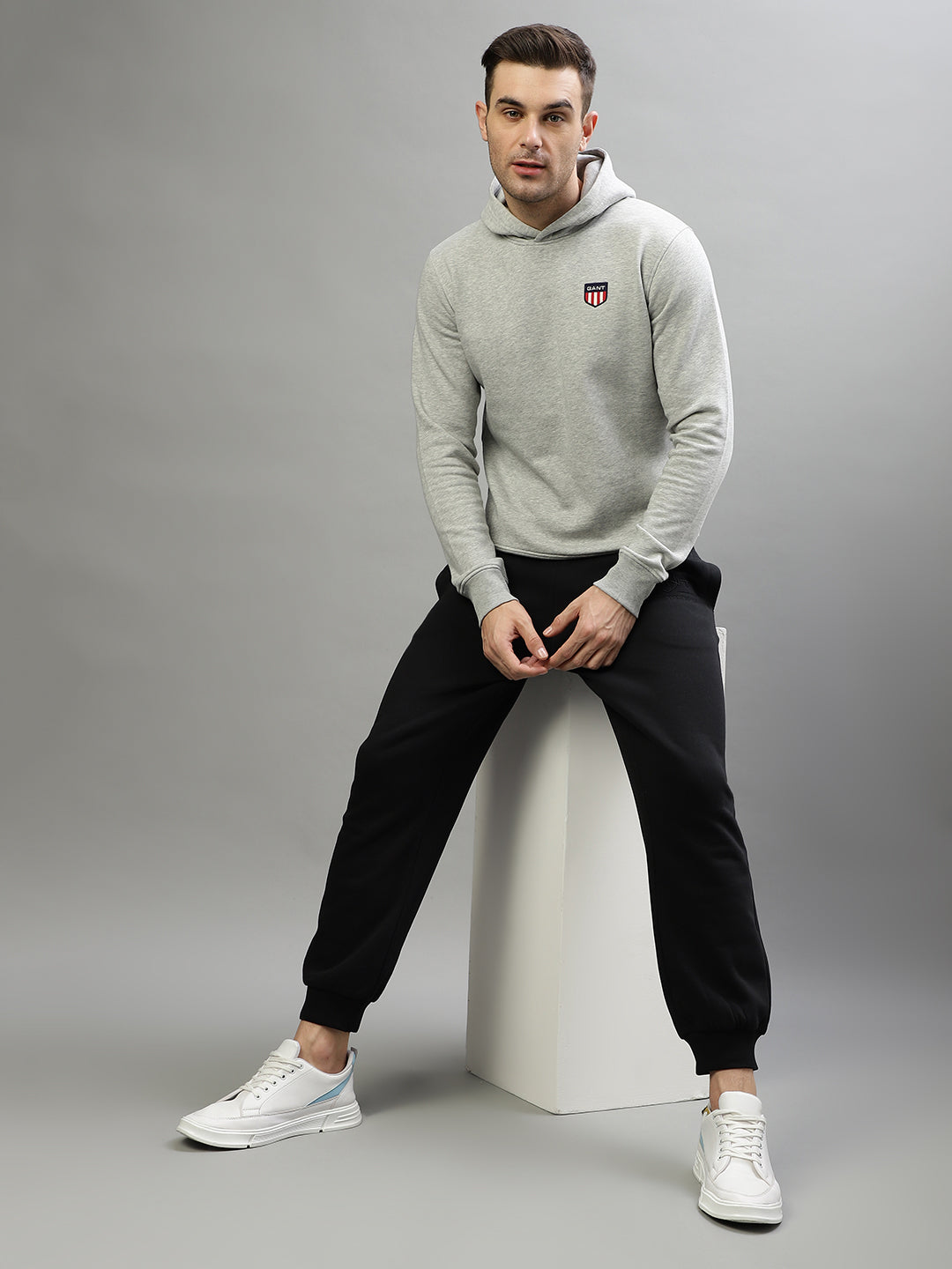 Gant Men Solid Hooded Full Sleeves Sweatshirt